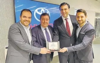  ?? LA VOZ ?? DE IZQUIERDA A DERECHA Francisco Berrocal (Director de Ventas y Post-venta de Toyota España), Francisco Segura (Gerente Alboran Motor), Miguel Carsi (CEO Toyota España) y Jesus Segura (Director Comercial Alboran Motor).