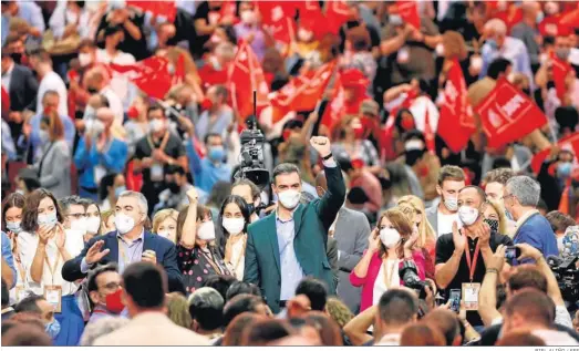  ?? BIEL ALIÑO / EFE ?? El líder socialista y presidente del Gobierno, Pedro Sánchez, ayer en el cierre del congreso de Valencia.