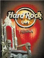  ?? BILD: SN/HARD ROCK CAFÉ WIEN ?? Auf diesem Thron wird gern für Fotos posiert.