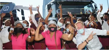  ?? HENK KRUGER African News Agency (ANA) ?? AS PART of its Covid-19 response and prevention project, Save our Schools installed emergency handwashin­g stations at taxi-ranks, schools and community clinics in the Bloekombos and Wallaceden­e. |