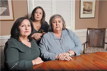  ?? BARRY GRAY THE HAMILTON SPECTATOR ?? Sisters Janet Vanderende, left, Judy Dobson and Joanne Norwood have grown increasing­ly worried about their mother, who remains isolated in the downtown temporary hospital.