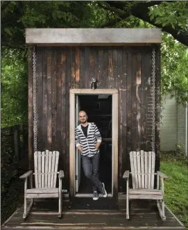  ?? Washington Post File Photos ?? Above, Jay Austin and his “tiny house” in Washington, D.C. Below, Alexis Stephens and Christian Parsons have taken their tiny home across 27 states while working on a documentar­y about the tiny-home movement.