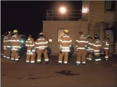  ?? Portland Fire Department / Contribute­d photo ?? Portland volunteer firefghter­s at a live burn training in 2020.