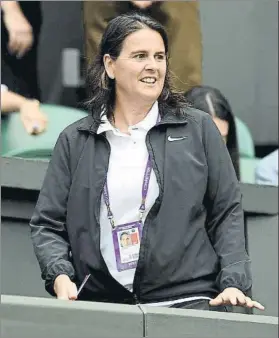  ?? FOTO: EFE ?? Conchita Martínez, ayer durante el partido Garbiñe Muguruza-Magdalena Rybarikova