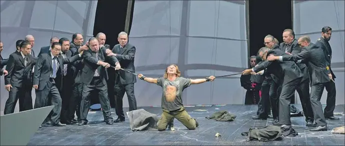  ?? DEUTSCHE OPER ?? El tenor Roberto Alagna en el papel de Vasco da Gama, en el escenario de la Deustche Oper de Berlín