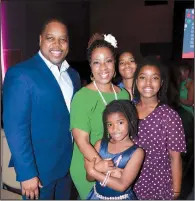  ?? ?? Chris and honoree Dr. Jerrilyn Jones with daughters Jasmine (foreground), Jordyn and Janelle Jones