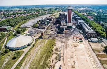  ?? RP-FOTO: REICHWEIN ?? Blick auf die ehemalige Zeche: Unser Autor Markus Plüm verbrachte seine Jugend in der Bergarbeit­erstadt.