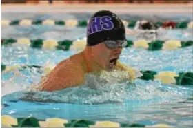  ?? THOMAS NASH - DIGITAL FIRST MEDIA ?? Phoenixvil­le’s Dom Sposato swims the second leg of the 200-yard medley relay.