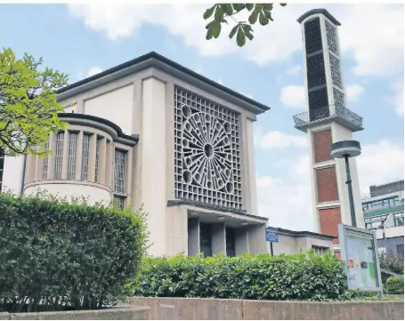  ?? FOTO: ROSENBAUM ?? Die Glocken in der Kirche St. Chrysanthu­s und Daria läuten nach einigen Monaten der Stille nun wieder.