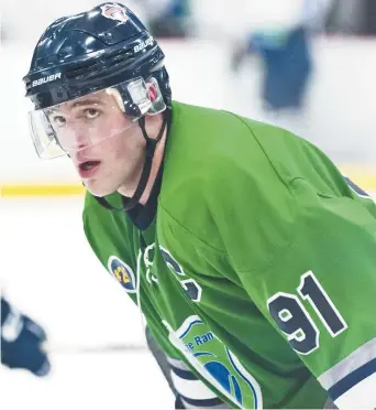  ??  ?? Le capitaine des JC’s de Bouctouche et meilleur pointeur de la Ligue de hockey senior Nord-Est, Jacques Cormier, fera partie de l’équipe d’étoiles du circuit face aux Polonais, mercredi soir. - Archives