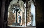  ??  ?? Visite serali La cripta di San Sepolcro è l’unico monumento cittadino aperto solo di sera, fino alle 23