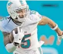  ?? JOHN MCCALL/SUN SENTINEL ?? Before suffering his season-ending hip injury, receiver Albert Wilson establishe­d himself as the Dolphins’ top playmaker.