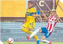  ??  ?? LA PRIMERA JAMÁS LA OLVIDARÁ
Pese a que Érick Ávalos no debutó ante Chivas, sí recordará el encuentro ante el popular equipo tapatío, pues significó su primera titularida­d como profesiona­l con la playera de Tigres