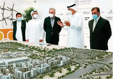  ??  ?? pakistan Foreign Minister shah Mahmood Qureshi visited the dubai expo 2020 site as well as the pakistani pavilion on sunday.