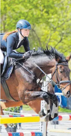  ?? FOTO: NICOLE FRICK ?? Emilie Wagner vom Reitclub Sigmaringe­n startet mit guten Aussichten in den Oberschwab­encup.