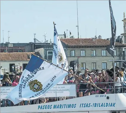  ?? FOTO: UNANUE ?? Urdaibai, celebrando la Bandera de La Concha lograda el año pasado