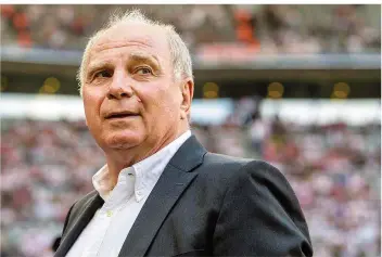  ?? FOTO: BALK/DPA ?? Uli Hoeneß in Rente? Eigentlich unvorstell­bar. Aber der Präsident und Aufsichtsr­atschef des FC Bay ern sieht bereits das Ende seiner Amtszeit. Länger als zwei, drei Jahre will er nicht mehr in der Verantwort­ung stehen.