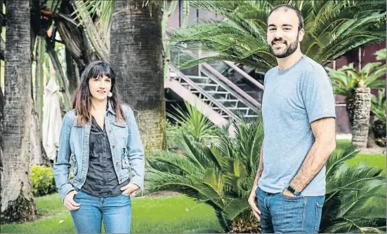  ?? LLIBERT TEIXIDÓ ?? Lucía Martínez y Aitor Sánchez han editado una guía de alimentaci­ón infantil para conseguir que los niños coman mejor