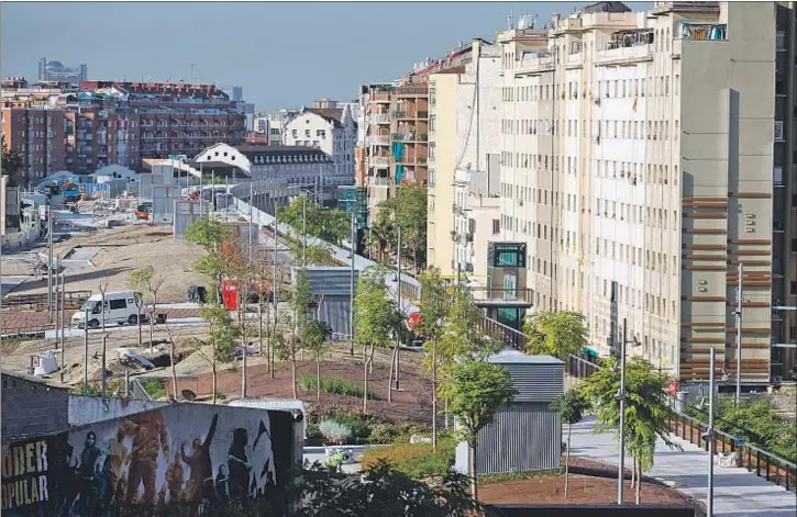  ?? DAVID AIROB ?? Vista de uno de los tramos acabados de la urbanizaci­ón del cajón de Sants