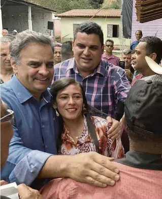  ?? Reprodução/Facebook ?? Aécio Neves (PSDB-MG), em campanha à Câmara no Vale do Mucuri (MG)