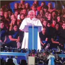  ??  ?? The Pope’s speech, with MYTh children in the background.