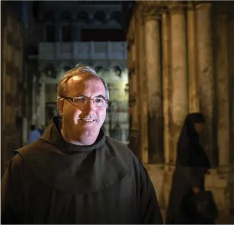  ??  ?? Athanasius Macora represente­rer Vatikanet i Jerusalem. Han er bekymret over forfølgels­en av de kristne.