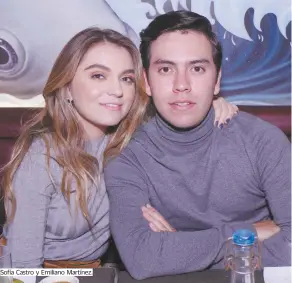  ??  ?? Sofía Castro y Emiliano Martínez.
