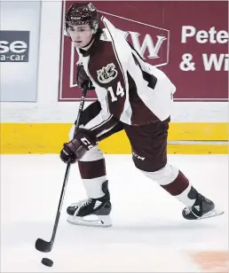  ?? CLIFFORD SKARSTEDT EXAMINER ?? New Peterborou­gh Petes import player Liam Kirk from England in action from Team White against Team Black during the Peterborou­gh Petes training camp on Tuesday at the Memorial Centre.