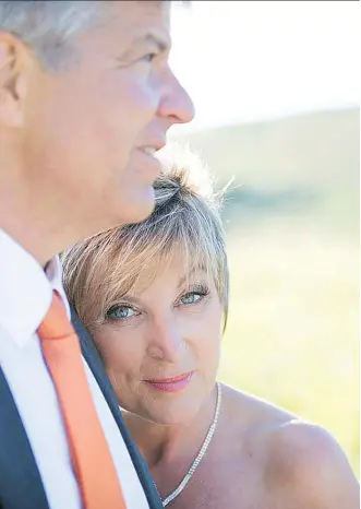  ??  ?? Ron and Patti Lou Doornbos, pictured at their wedding in 2013. Ron is in hospital in Arizona and Patti Lou was killed in a collision last week when an SUV mounted a sidewalk and hit them and a couple from Iowa.