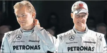  ??  ?? RETO. En 2010, Rosberg se fue de Williams a Mercedes donde tuvo a Schumacher de compañero.