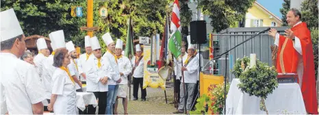  ?? FOTO: OLAF WINKLER ?? Rund 200 Köche aus dem Dreiländer­eck nahmen an der 40. Laurentius-Messe teil, die heuer zum dritten Mal in Scheidegg stattfand.