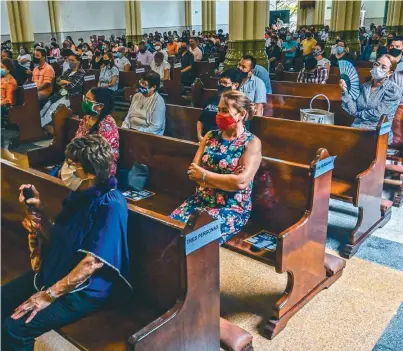  ?? / AFP ?? Desde siempre, los curas católicos y los pastores evangélico­s han utilizado los discursos políticos en sus cultos religiosos.