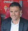  ??  ?? LUIS ENRIQUE Metódico Esta temporada parece decidido a centrifuga­r a su plantilla, al menos en esta fase del curso, y ni la extraña derrota ante el Alavés ha variado ese guión. El plan cambia automatism­os por piernas. Con un 0-5 es más fácil...