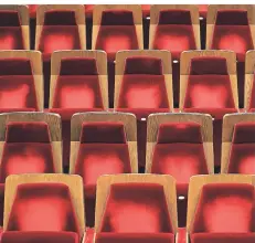  ?? FOTO: JAN WOITAS/DPA ?? Blick auf die Sitzplätze im leeren Großen Saal im Gewandhaus zu Leipzig, wo sonst zum Beispiel Konzerte stattfinde­n.