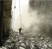  ?? Foto: Reuters ?? In dem von den Rebellen gehaltenen Stadtteil alQaterji ist seit Donnerstag schwerer Beschuss niedergega­ngen.