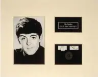  ??  ?? 2.700 euro Quanto sareste disposti a pagare per portarvi a casa una ciocca di capelli della star che più amate? Il 12 maggio la ciocca di Sir Paul McCartney (nella foto qui sopra) ha scatenato una battaglia d’offerte nell’asta di Catawiki.it dove è...