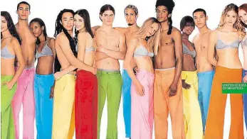  ?? Foto: Benetton ?? Všechny barvy světa Fotograf Oliviero Toscani přišel do Benettonu v roce 1983 a svými fotografie­mi přitáhl k italské módní značce spoustu pozornosti. Stačilo si pouze hrát s barvami. Jaký přístup zvolí dnes?