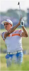  ?? THE ASSOCIATED PRESS ?? Rickie Fowler shot a record-tying opening round of 7-underpar 65 Thursday at the U.S. Open in Erin, Wis.