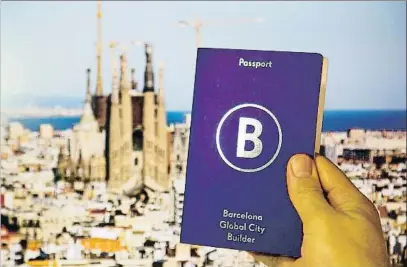  ?? CRISTINA GALLEGO ?? Barcelona Global puso en circulació­n este pasaporte barcelonés durante un acto celebrado en el 2013