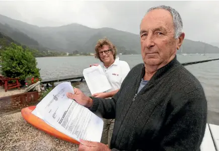  ?? PHOTO: SCOTT HAMMOND/STUFF ?? Ngakuta Bay residents David Bendell, left, and Ian Davis have received letters outlining the council’s plans to increase their rates.