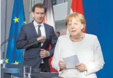  ?? FOTO: IMAGO ?? Zu Besuch in Berlin: Der österreich­ische Bundeskanz­ler Sebastian Kurz wird von Angela Merkel im Kanzleramt empfangen.