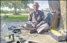  ?? SAURABH DUGGAL/HT ?? When vending-free zones were establishe­d in Chandigarh, cobblers were not relocated and were allowed to operate from the old places, as the profession was considered as one of the essential services