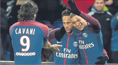  ?? FOTO: AP ?? El Paris SG espera explotar los fichajes de Neymar y Mbappé Su objetivo es mejorar los contratos con sponsors como Nike y Emirates