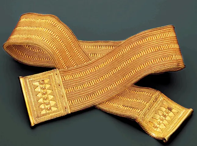  ??  ?? dazzling display A belt from Surigao treasure, Surigao del Sur province; (opposite) Co-chair of the Philippine Gold Gala Benefit Committee Doris Magsaysay-Ho