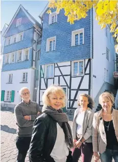  ?? RP-ARCHIVFOTO: ACHIM BLAZY ?? Sie beleben das Kunsthaus Mettmann (von links): Lothar Weuthen, Maria Schwanitz-Fröhlich, Sabine Brock und Monika Kissling.
