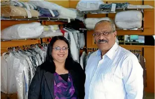  ?? PHOTO: SIMON SMITH ?? Vandana and Anant Jawalkar find the dry cleaning business allows them to spend time together.