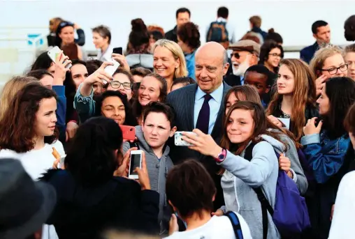  ??  ?? Serein. L’ancien Premier ministre à Bordeaux, le 10 mai. « Je me suis bien battu pendant cette primaire ; j’en ai accepté le verdict, c’est ainsi. J’ai pris du recul par rapport à la vie politique nationale. »