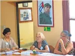  ?? ?? Jurados de votación se presentaro­n a los comicios de delegados de barrio, en La Habana.