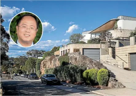  ?? FAIRFAX ?? Huang Xiangmo, inset, can’t return to his mansion home in Mosman, Sydney.
