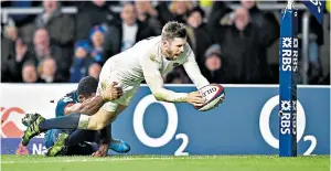  ??  ?? A tale of three tries: Louis Picamoles on the charge (left); Eliott Daly and the score that wasn’t (top); Rabah Slimani crosses (middle) before Ben Te’o replies (bottom)